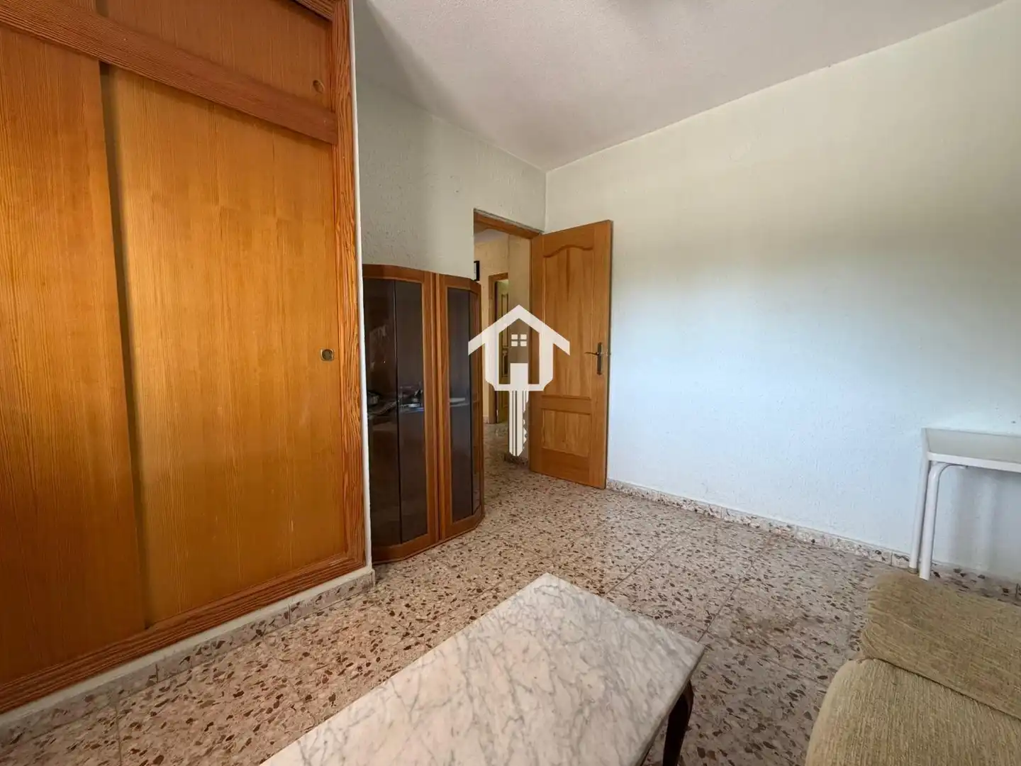 Habitación de Piso en venta en Alicante / Alacant con Jardín privado, Trastero y Piscina