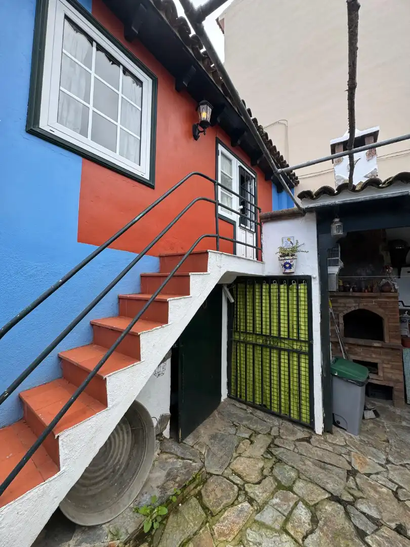 Vista exterior de Casa o xalet en venda en Los Realejos amb Jardí privat, Moblat i Internet