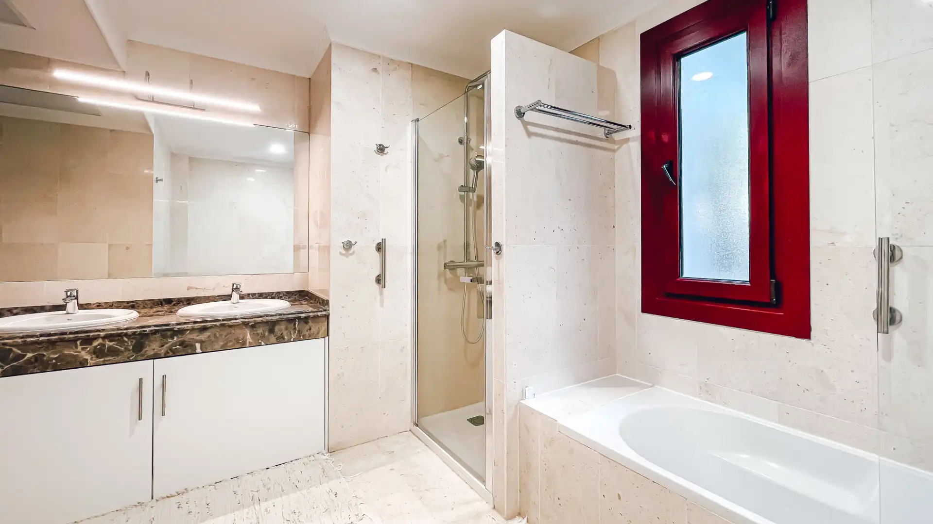 Bathroom of Flat for sale in Casares  with Air Conditioner, Private garden and Terrace