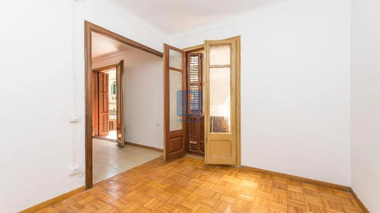 Piso en venta en  Barcelona Capital con Terraza