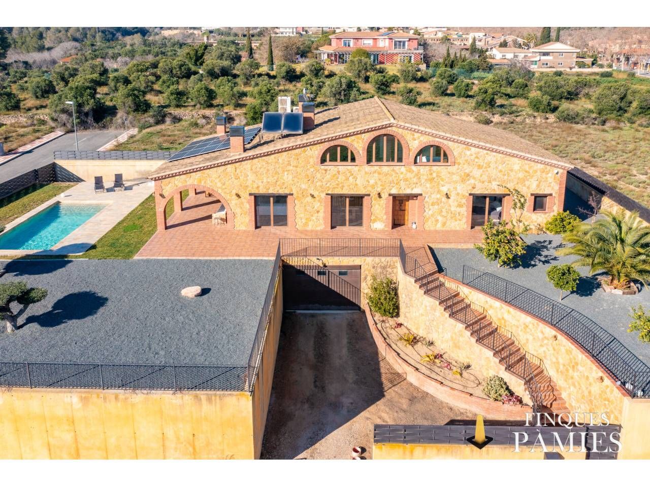 Vista exterior de Casa o xalet en venda en Vilanova d'Escornalbou amb Aire condicionat, Calefacció i Jardí privat