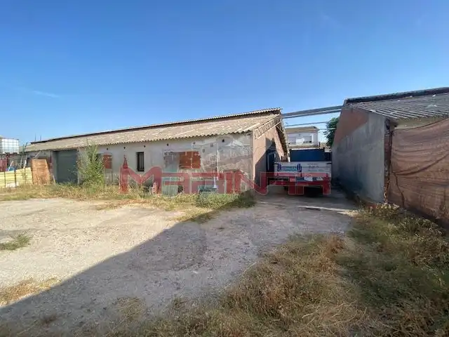 Vista exterior de Nave industrial en venta en Esquivias