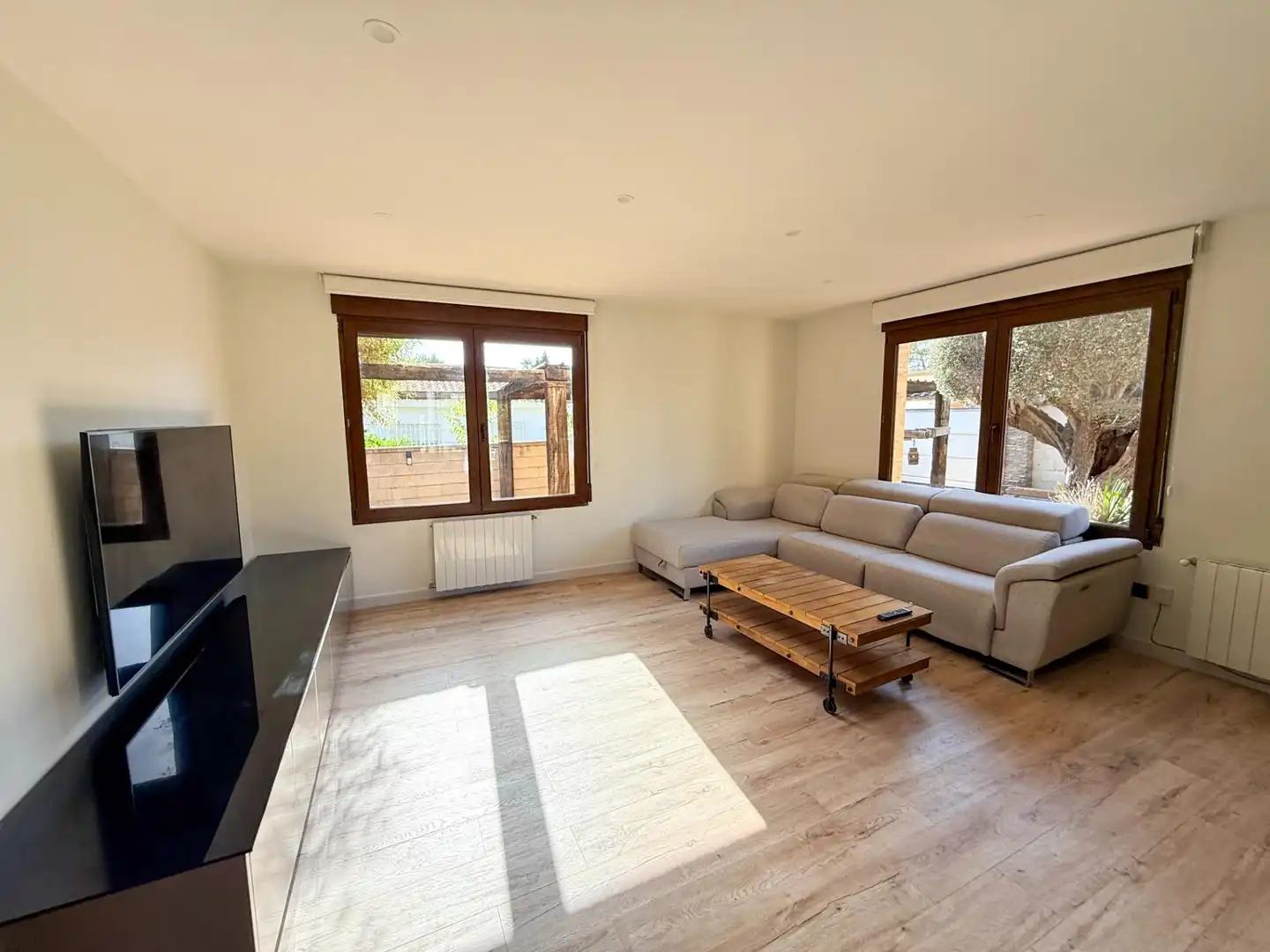 Wohnzimmer von Haus oder Chalet zur Miete in San Antonio de Benagéber mit Klimaanlage, Heizung und Privatgarten