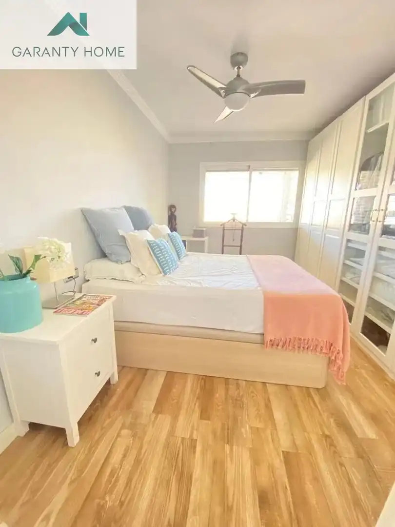 Habitación de Ático de alquiler en Málaga con Aire acondicionado, Calefacción y Jardín privado