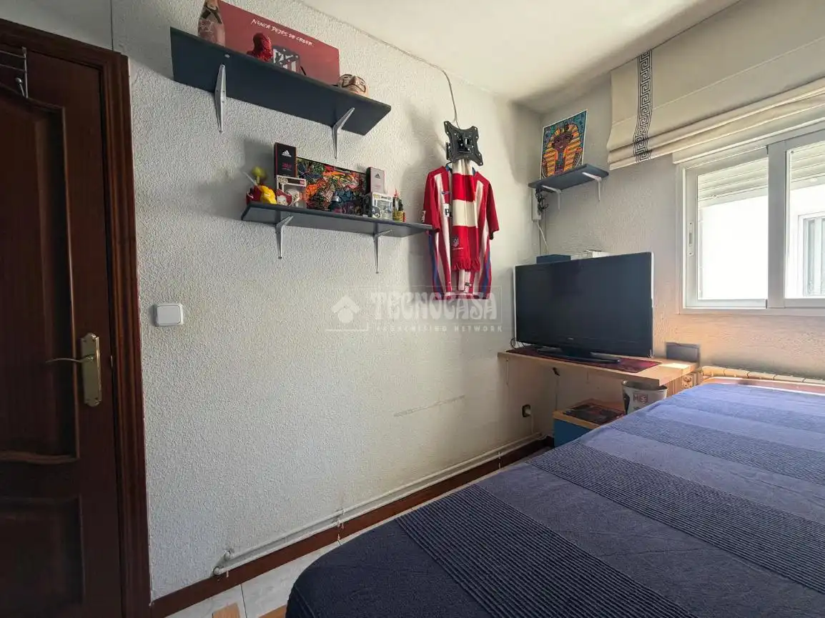 Bedroom of Flat for sale in Madrid  with Air Conditioner, Heating and Balcony