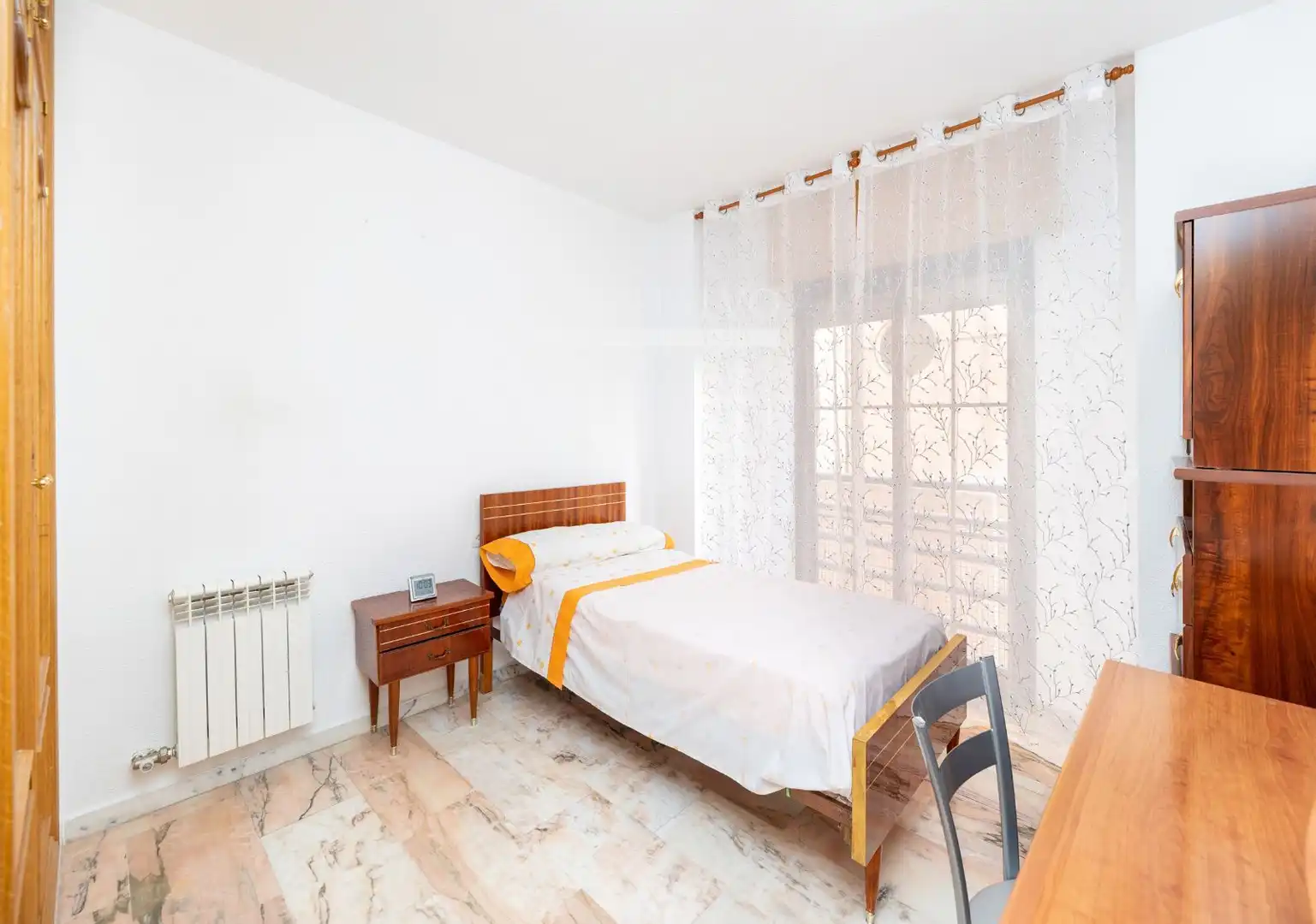 Bedroom of Flat for rent in Granada  with Heating, Terrace and Furnished