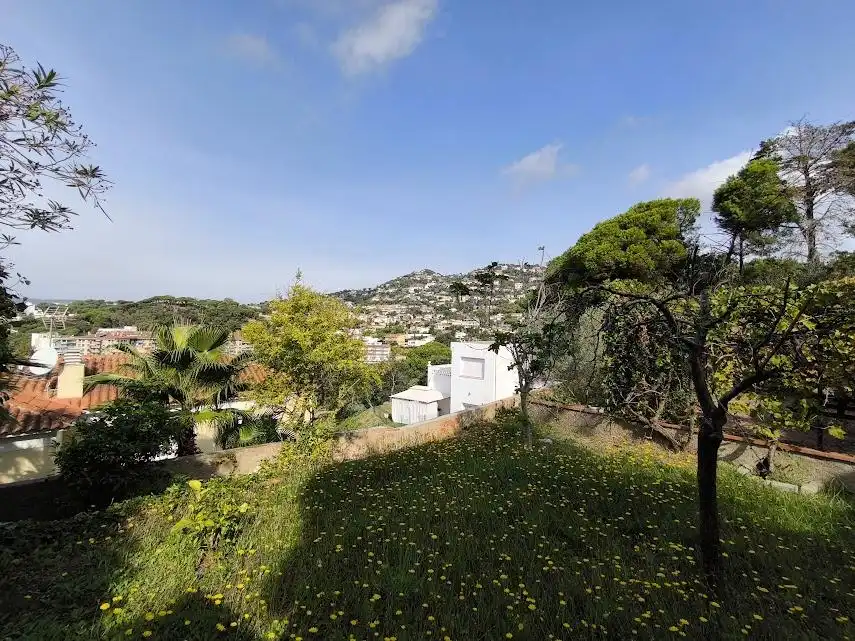 Vista exterior de Casa o xalet en venda en Lloret de Mar amb Calefacció, Terrassa i Traster