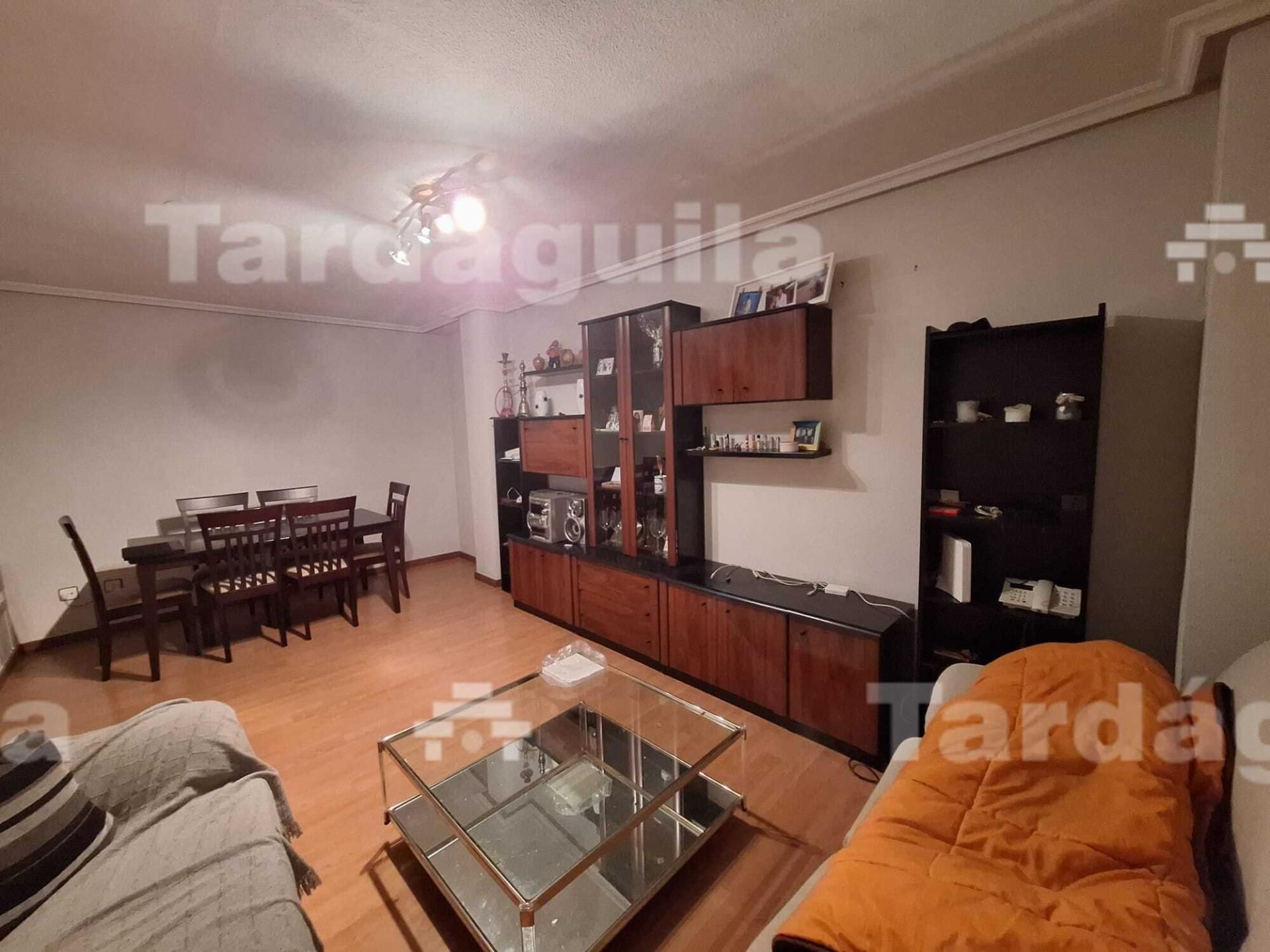 Living room of Flat for sale in Salamanca Capital  with Heating, Private garden and Terrace