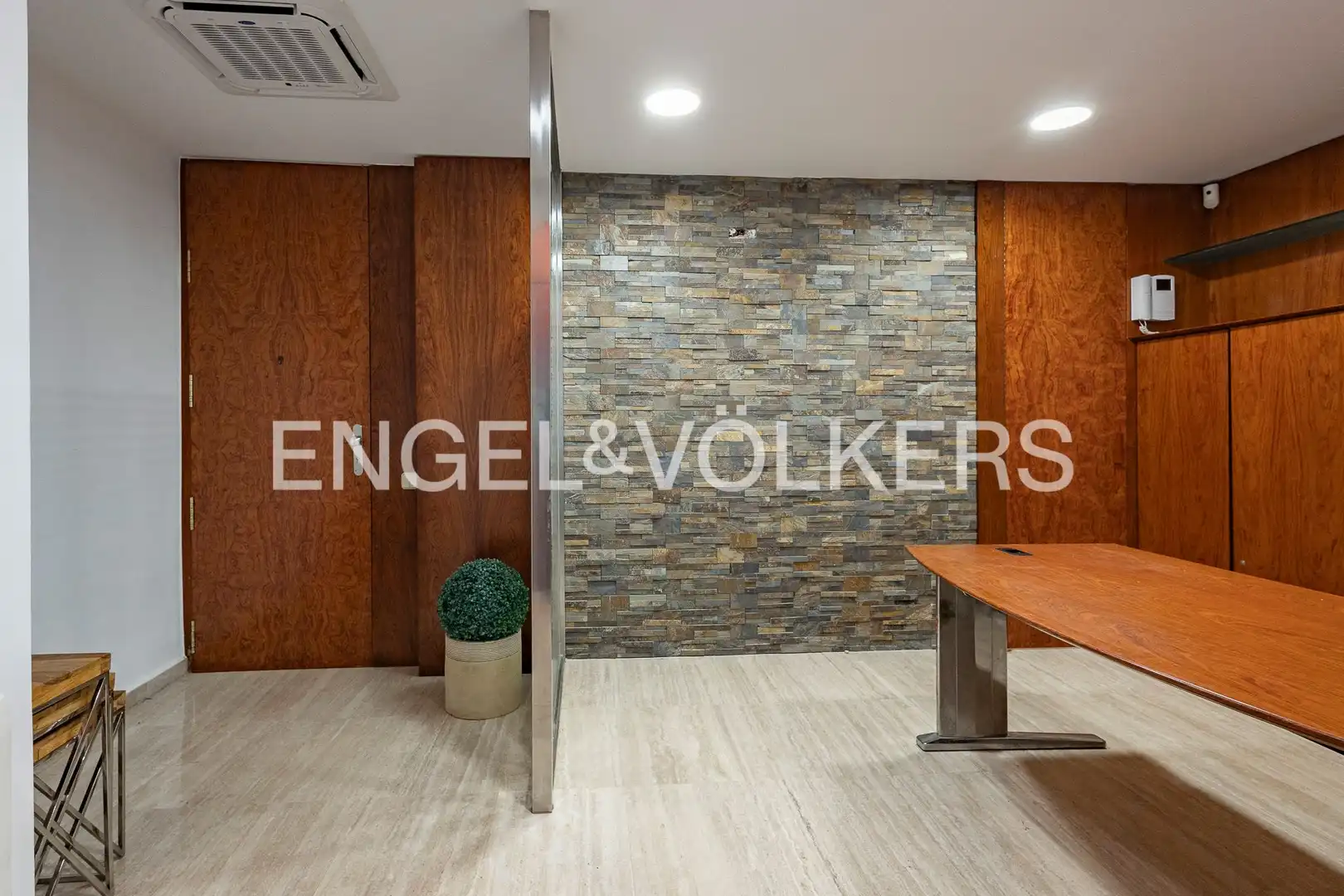 Wohnung zur Miete in Barcelona mit Klimaanlage, Heizung und Terrasse