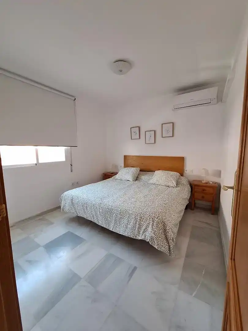 Schlafzimmer von Wohnung zur Miete in Rota mit Klimaanlage, Möbliert und Ofen