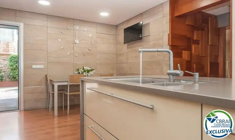 Cocina de Casa o chalet en venta en Roses con Aire acondicionado, Calefacción y Jardín privado