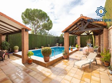 Maison mitoyenne avec piscine à vendre à Peligros