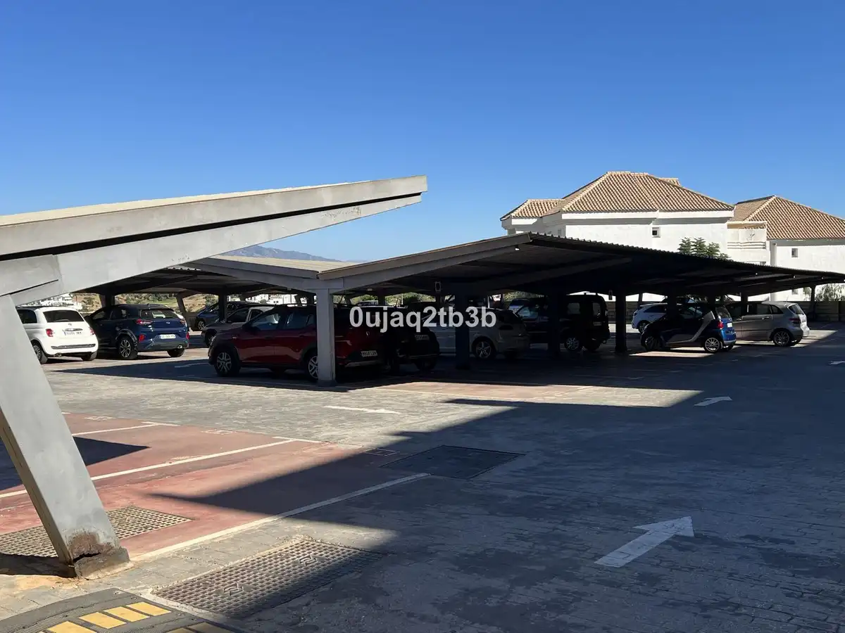 Aparcament de Apartament en venda en Selwo