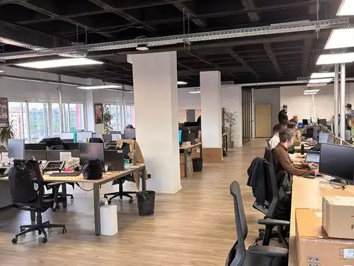 Oficina amb ascensor en venda a Usera