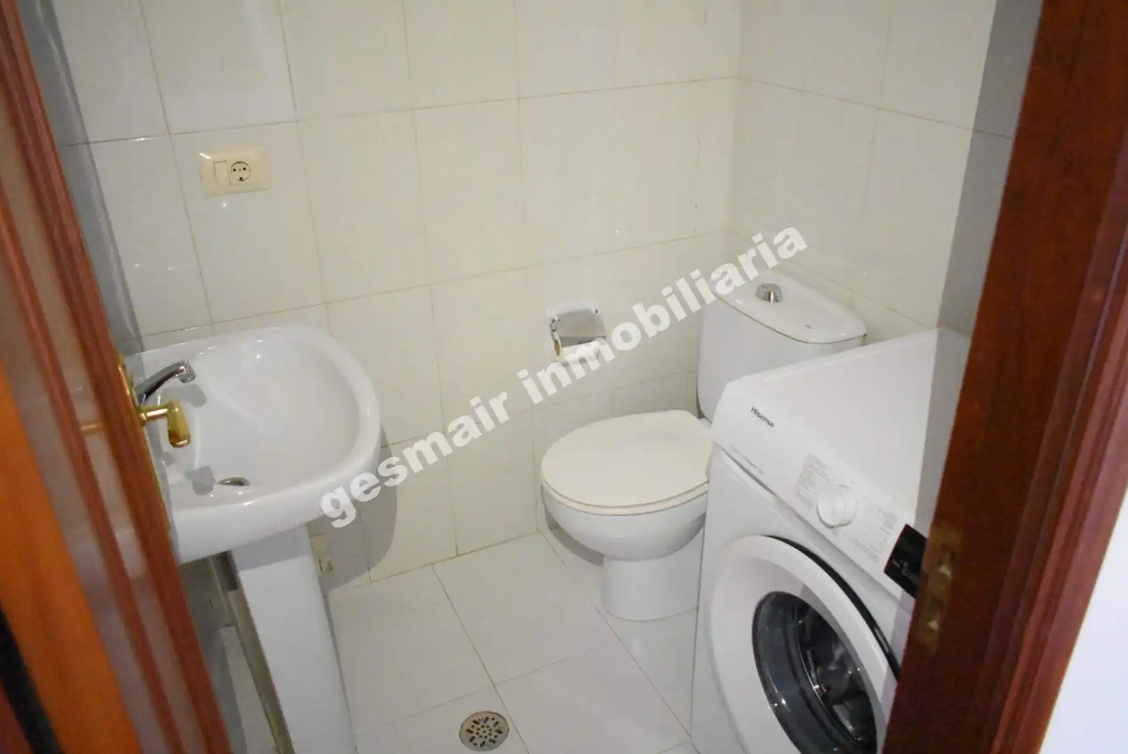 Badezimmer von Wohnungen zum Verkauf in Pontevedra Capital  mit Heizung, Parkett und Abstellraum