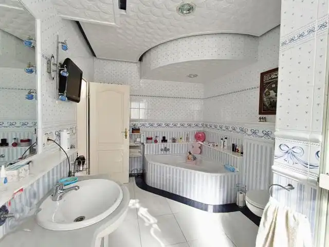 Bathroom of Houses for sale in San Fulgencio  with Air Conditioner, Heating and Private garden