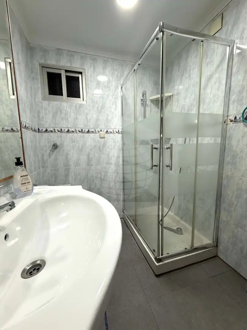 Baño de Piso en venta en Málaga con Aire acondicionado, Terraza y Amueblado