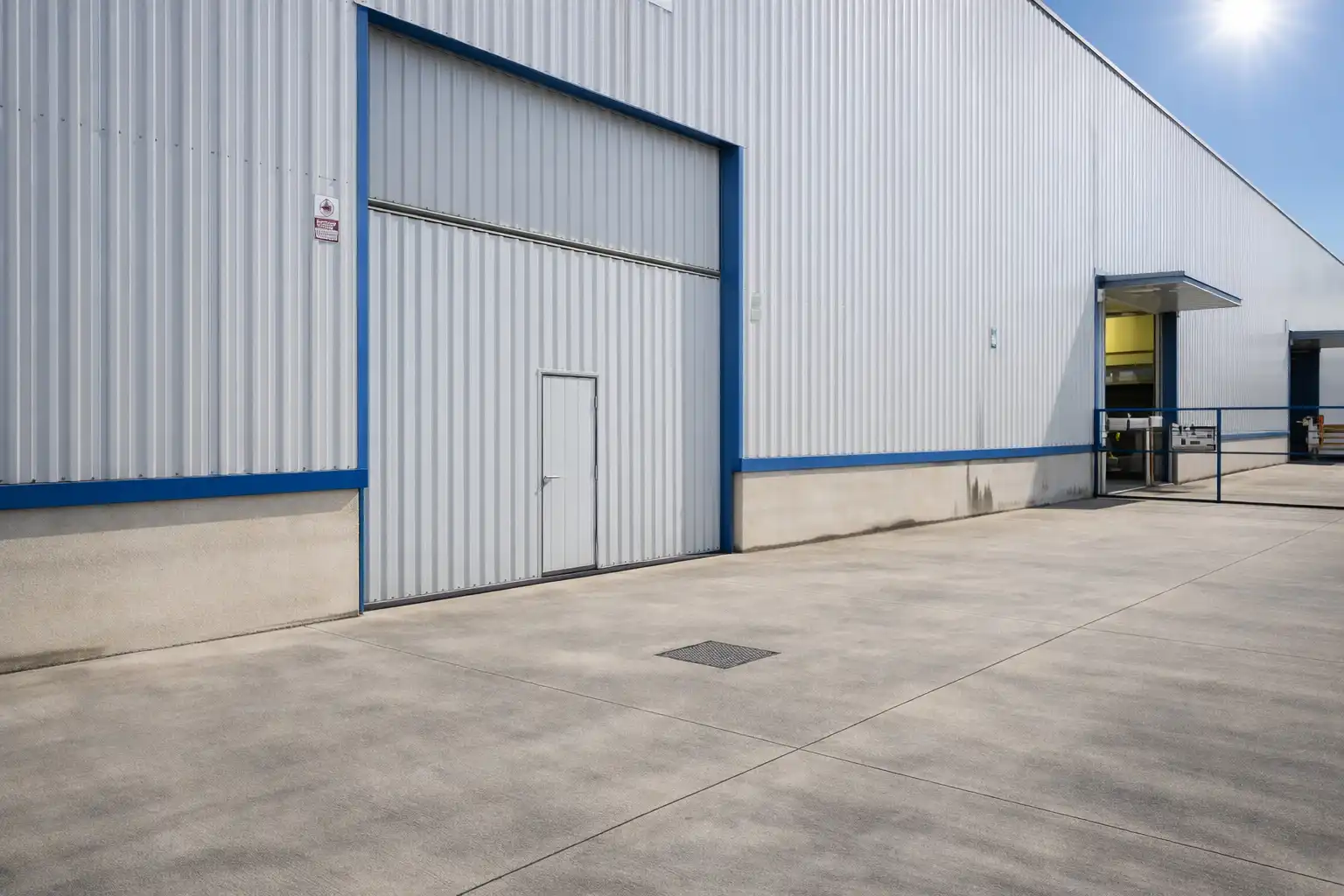 Vista exterior de Nave industrial de alquiler en El Astillero  