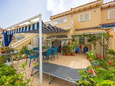 Bungalow amb piscina en venda a Orihuela Costa
