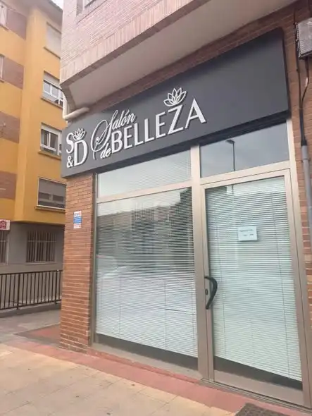 Vista exterior de Local en traspaso en Torrelavega  con Aire acondicionado, Parquet y Amueblado