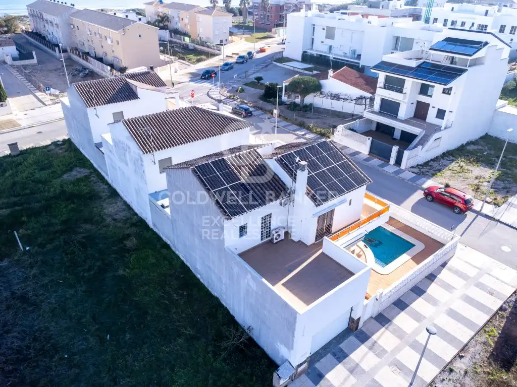 Exterior view of Houses for sale in Oliva  with Air Conditioner, Terrace and Swimming Pool
