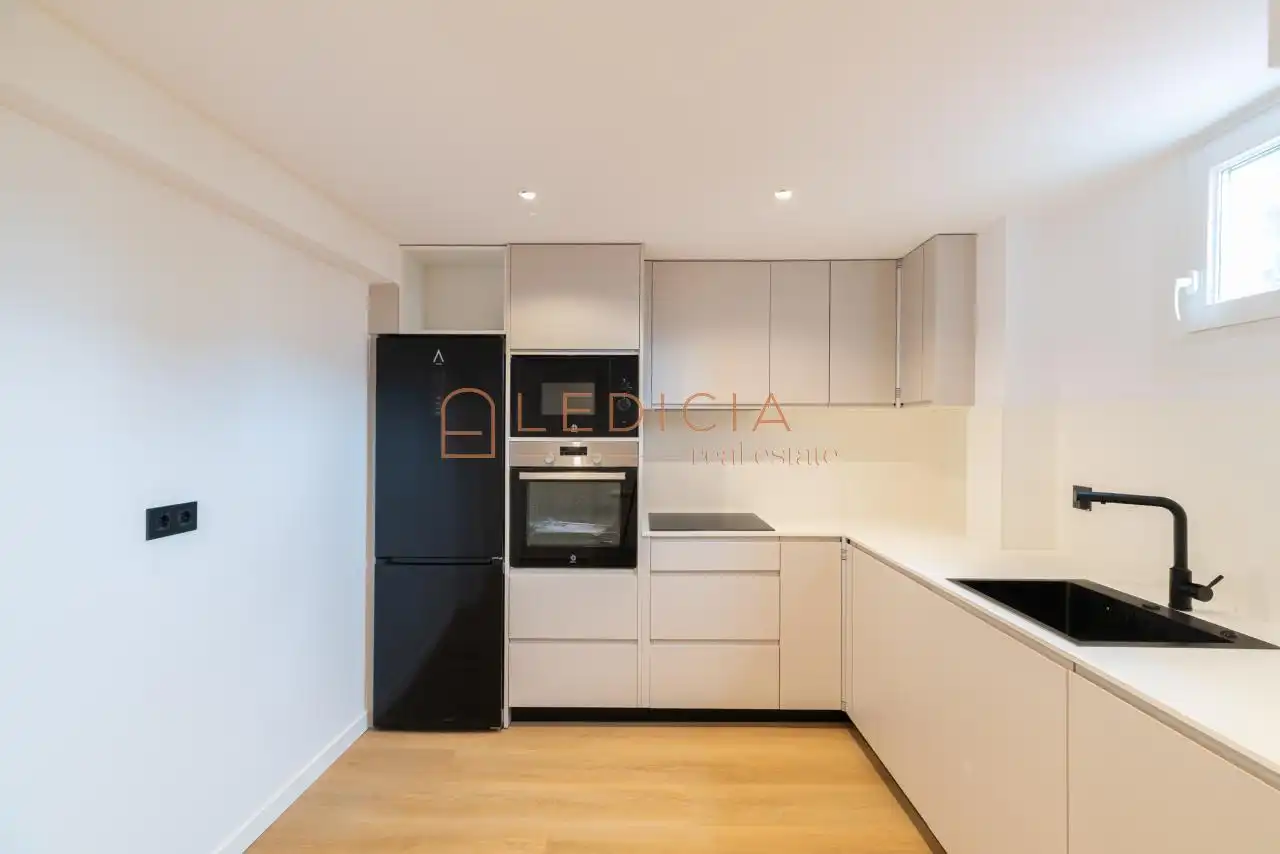Kitchen of Flat for sale in Vigo   with Heating