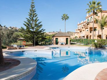 Maisonette mit Pool zum Verkauf in Marina de Casares