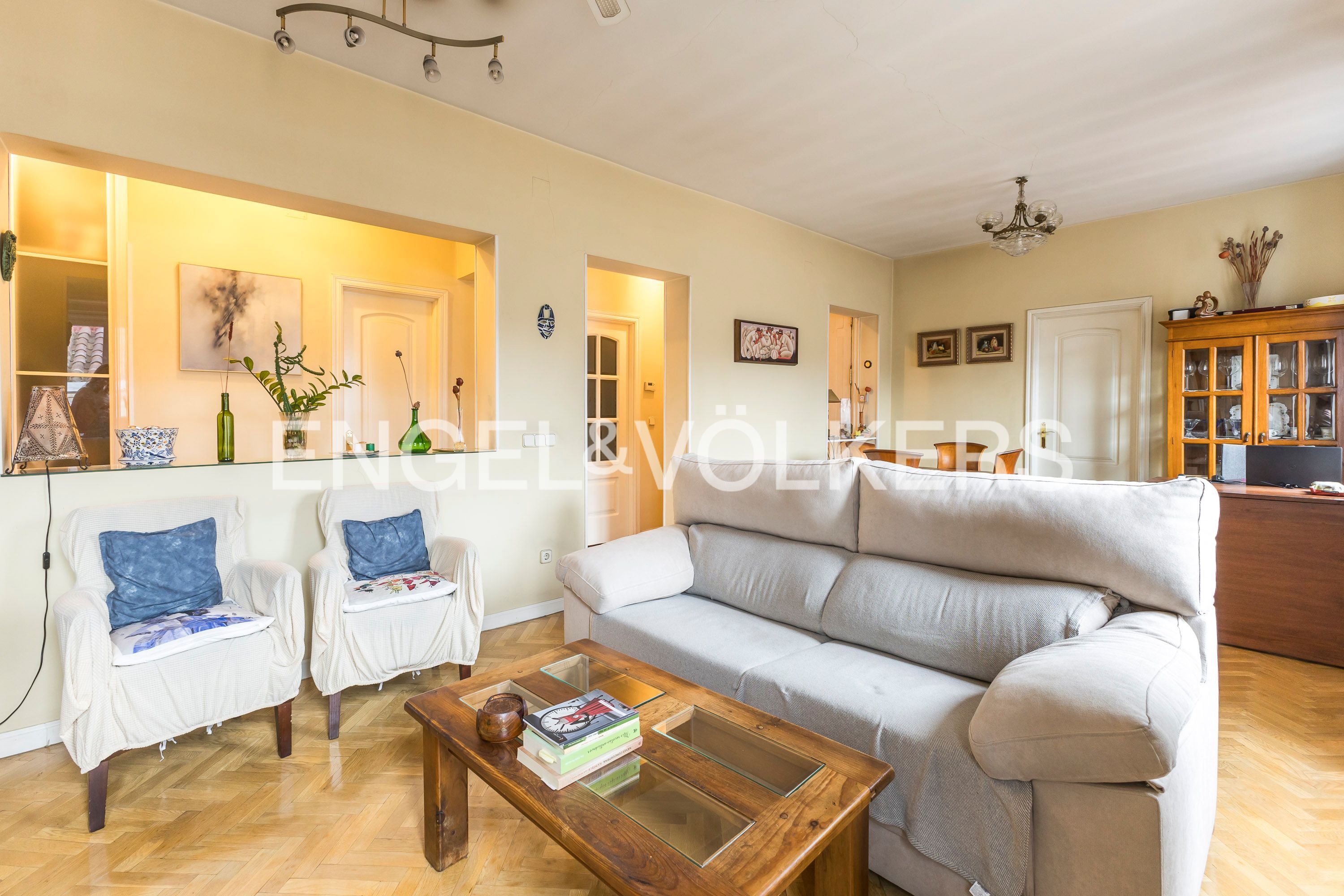 Living room of Apartment for sale in  Madrid Capital  with Air Conditioner, Heating and Parquet flooring