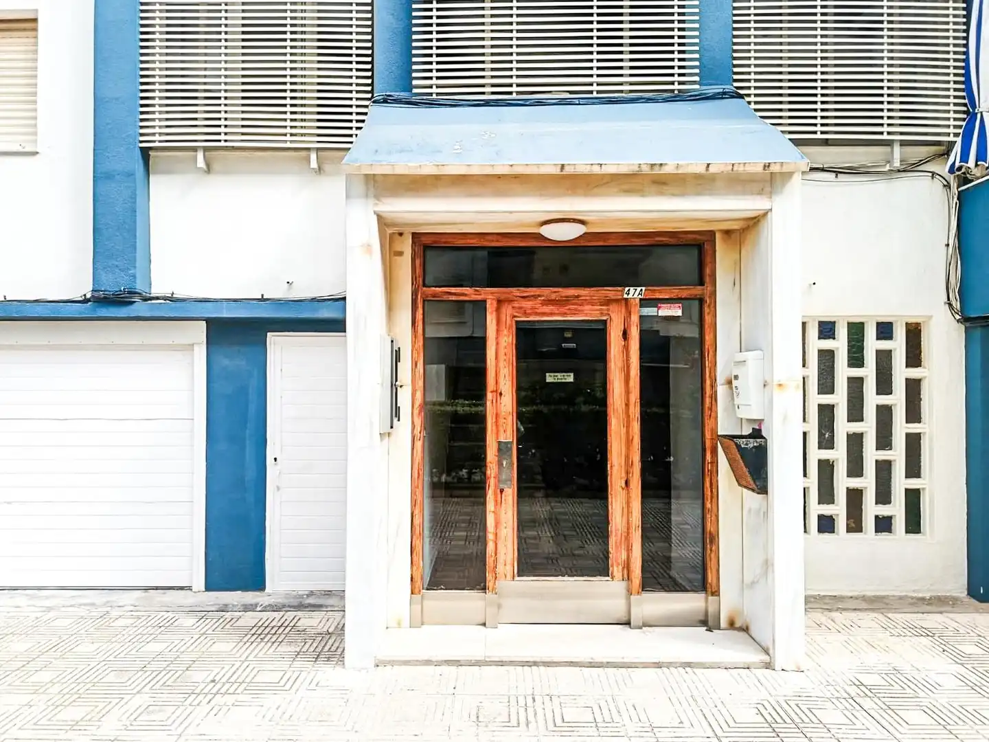 Vista exterior de Apartament en venda en Miramar amb Terrassa, Moblat i Piscina comunitària