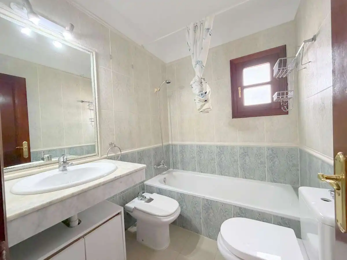 Baño de Casa o chalet en venta en Yaiza con Jardín privado, Terraza y Amueblado