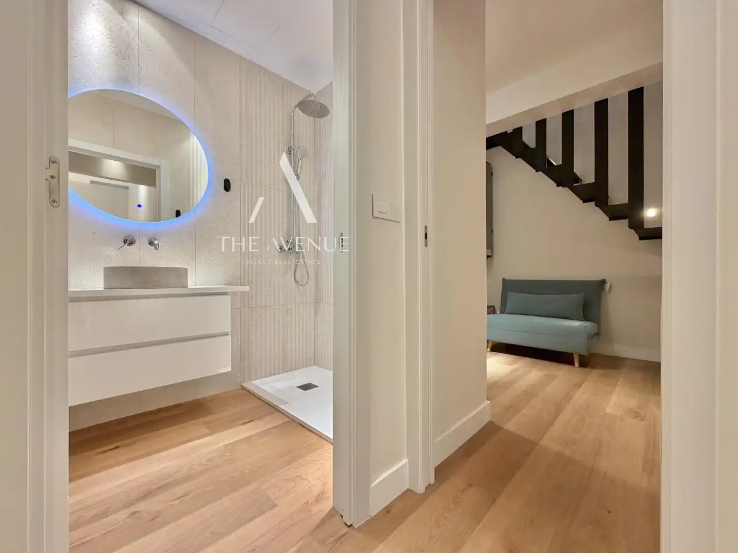 Bathroom of Flat for sale in Madrid  with Air Conditioner, Storage room and Furnished