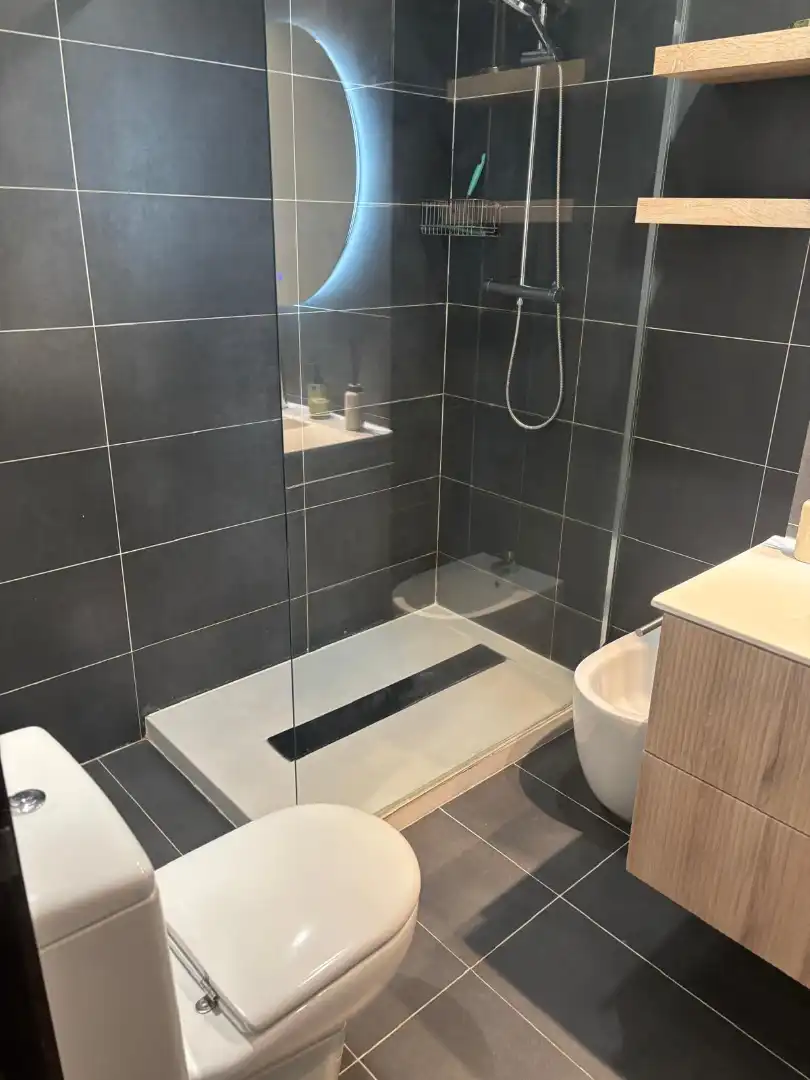 Badezimmer von Wohnung zur Miete in Valencia mit Klimaanlage, Heizung und Privatgarten