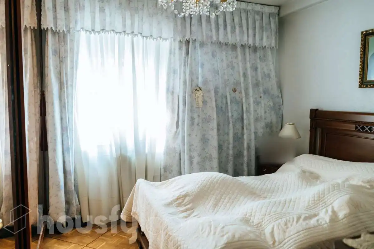 Wohnung zur Miete in Calle de Ochagavia, Valdezarza