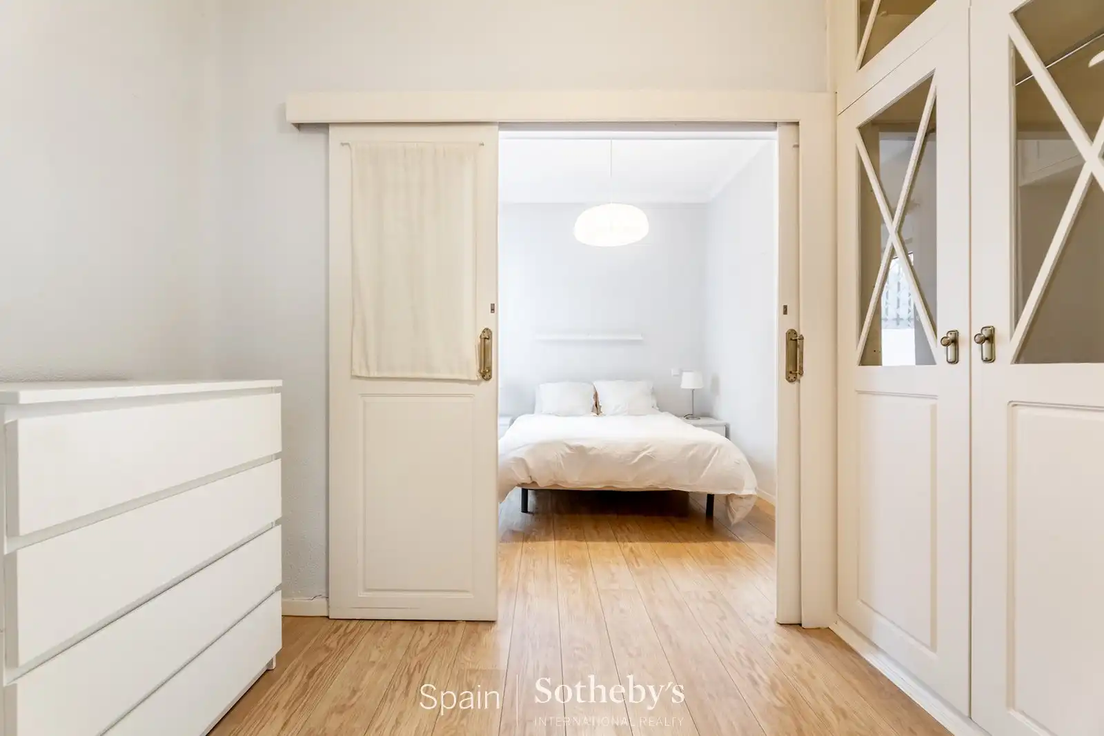 Dormitori de Apartament en venda en Madrid amb Aire condicionat, Calefacció i Terrassa