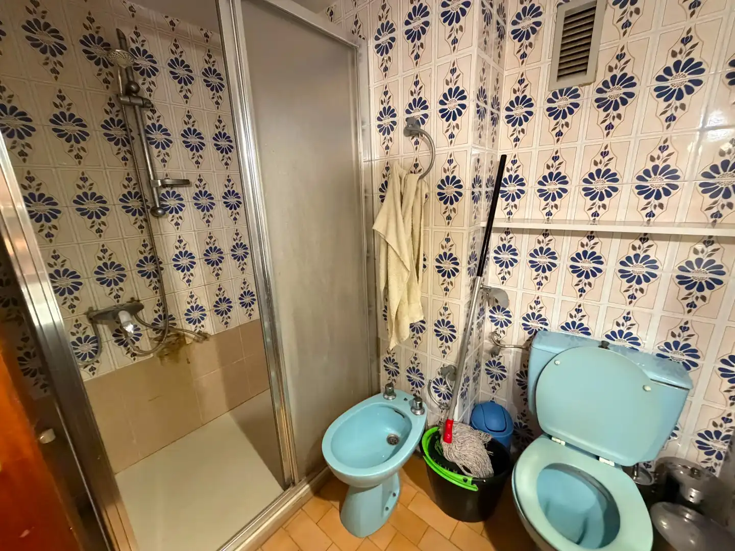 Bathroom of Flat for rent in Gandia  with Terrace, Furnished and Oven