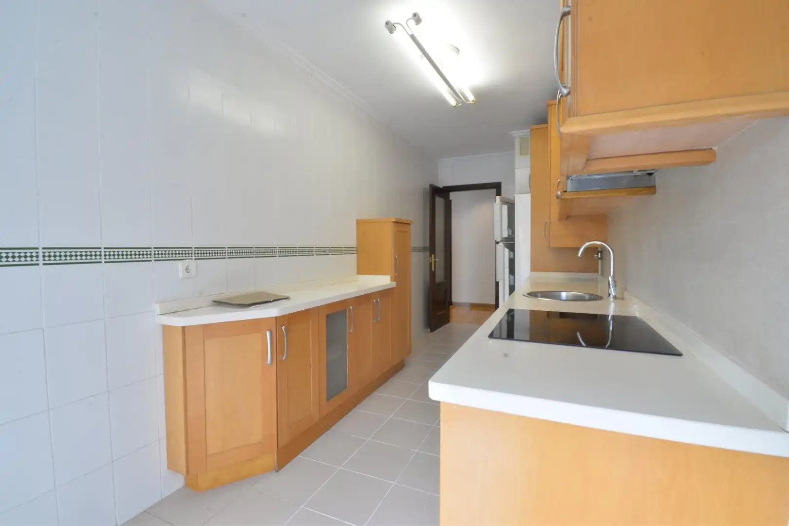 Cocina de Piso en venta en Oviedo  con Calefacción y Trastero