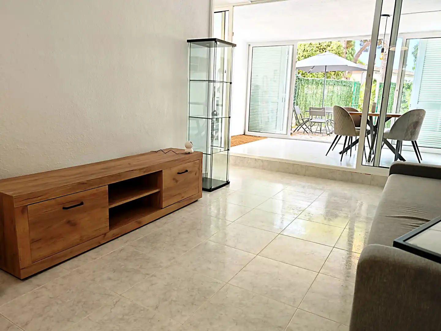 Sala d'estar de Apartament en venda en Castell d'Aro, Platja d'Aro i s'Agaró amb Jardí privat, Terrassa i Moblat