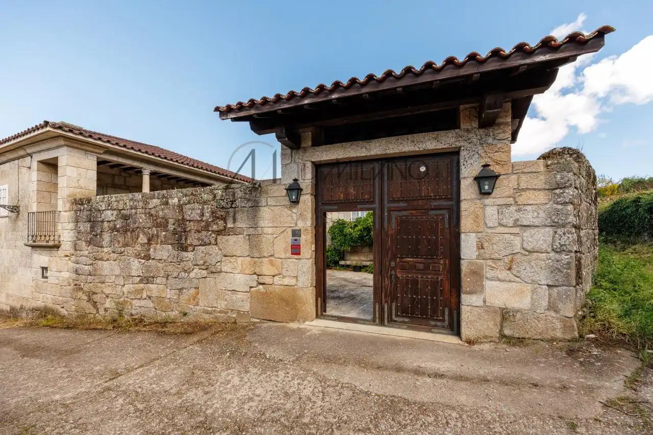 Vista exterior de Finca rústica en venta en Verín con Calefacción, Jardín privado y Parquet