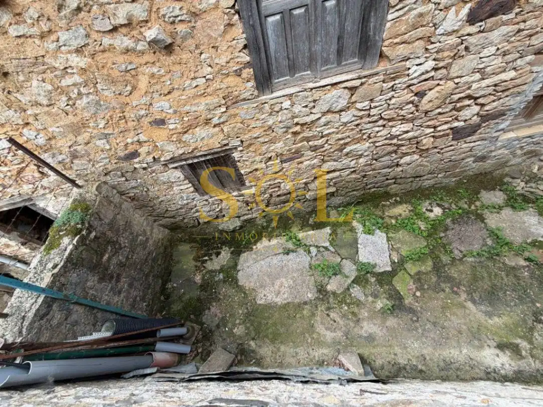 Casa o xalet en venda en Los Barrios de Luna  amb Calefacció i Moblat