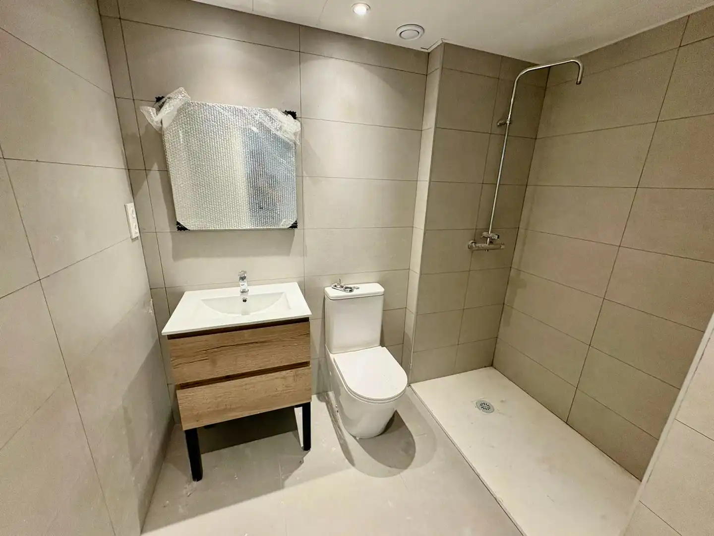 Baño de Ático en venta en Rubí con Aire acondicionado, Calefacción y Parquet