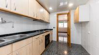 Kitchen of Flat for sale in L'Hospitalet de Llobregat  with Air Conditioner and Oven