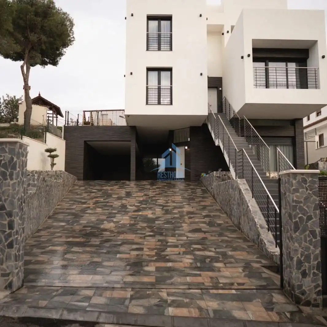 Vista exterior de Casa o xalet en venda en Oropesa del Mar / Orpesa amb Aire condicionat, Terrassa i Traster