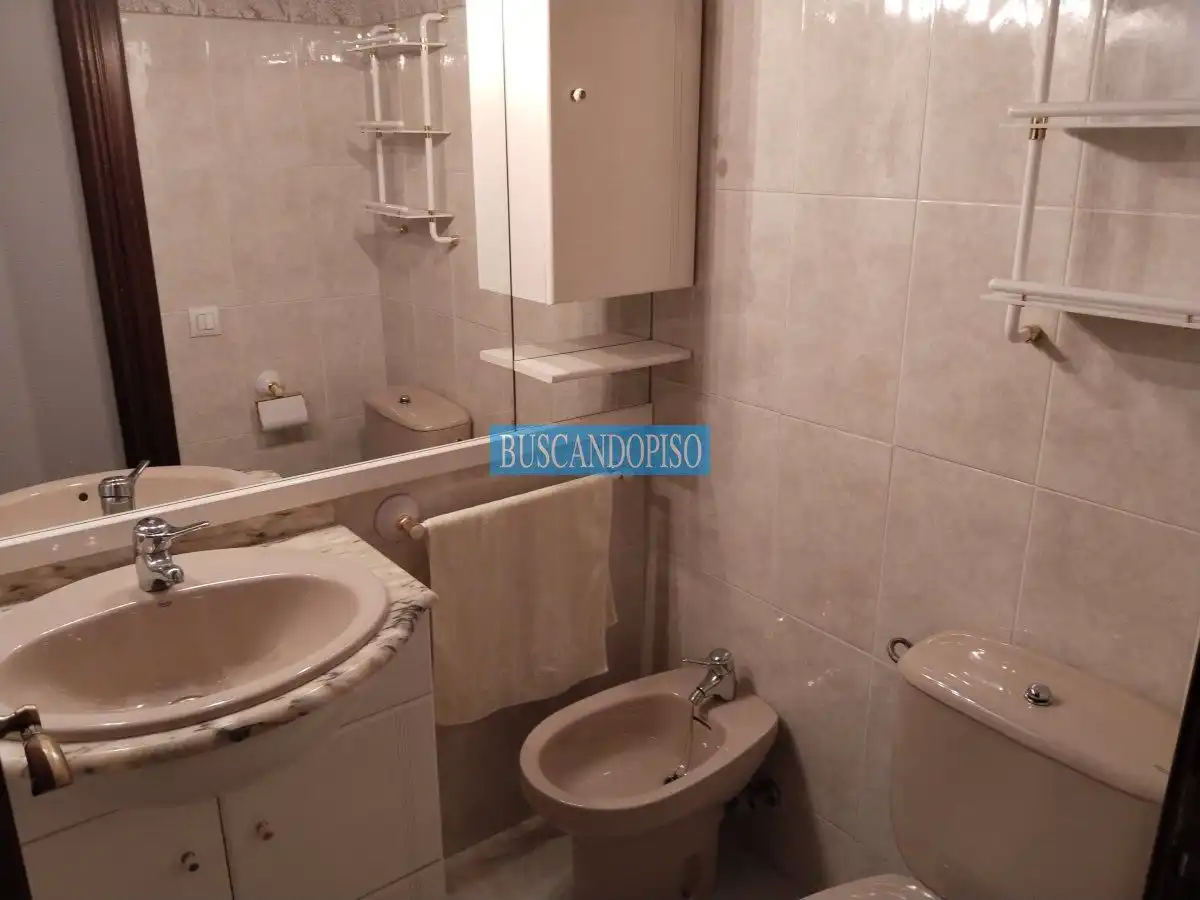 Badezimmer von Wohnung zur Miete in  Logroño mit Heizung und Terrasse
