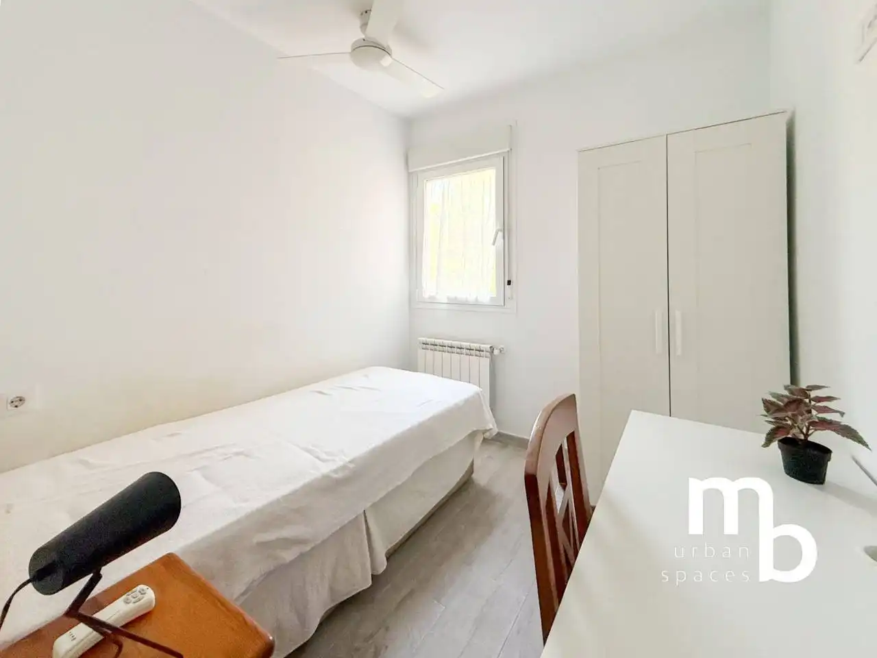 Schlafzimmer von Wohnung zur Miete in Madrid mit Klimaanlage, Heizung und Möbliert