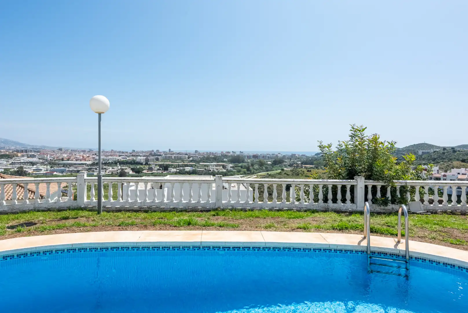 Swimming pool of Houses for sale in Mijas  with Terrace, Swimming Pool and Furnished