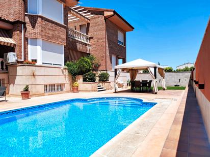 Piscina de Casa o xalet en venda en Cabanillas del Campo amb Aire condicionat, Calefacció i Jardí privat