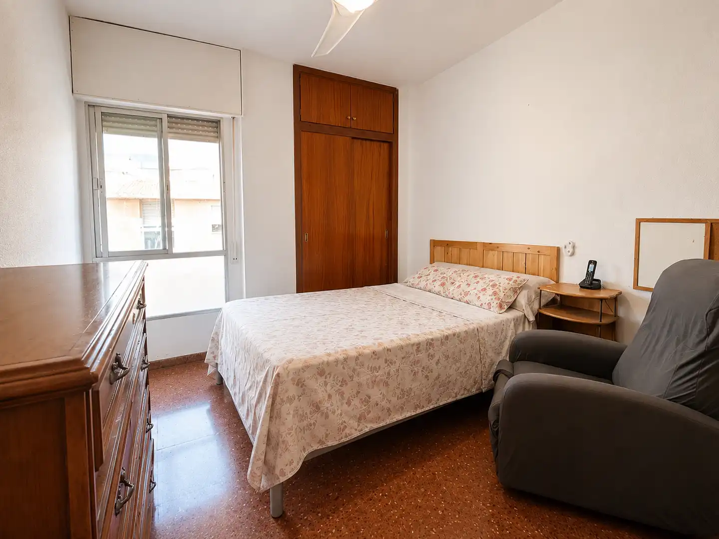 Dormitori de Pis en venda en Almería amb Aire condicionat, Terrassa i Moblat