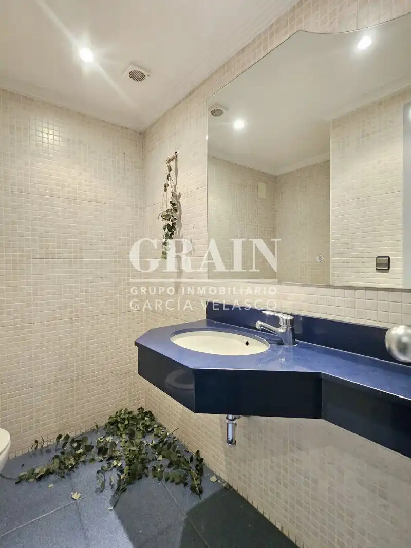 Baño de Local en venta en Albacete con Aire acondicionado