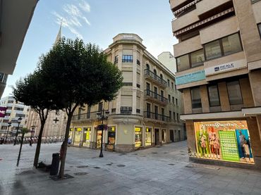 Pis amb ascensor en venda a Calle Villar y Macías