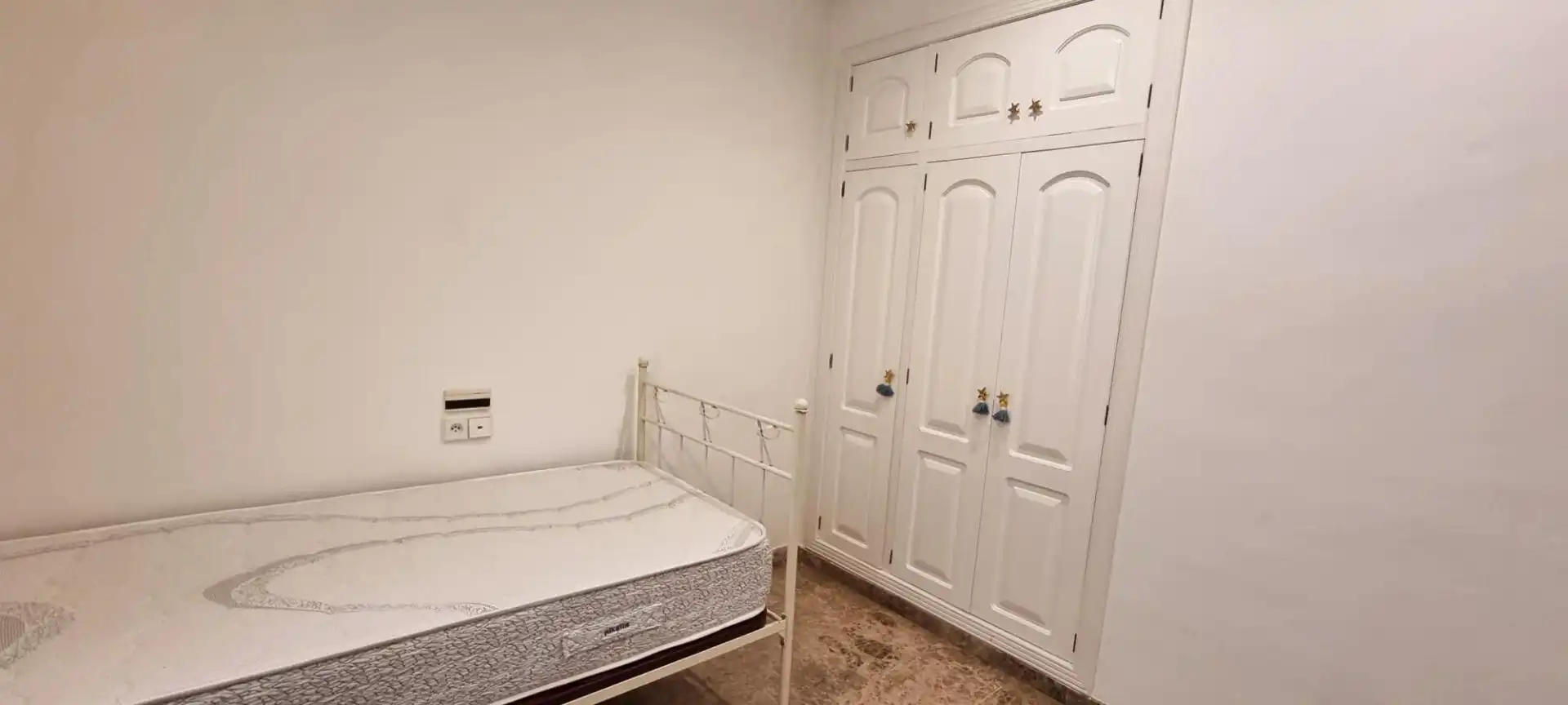 Schlafzimmer von Wohnung zur Miete in Elche / Elx mit Klimaanlage, Terrasse und Möbliert